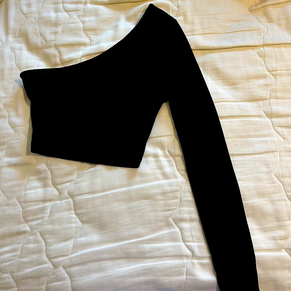 Black F21 cropped off the shoulder top, never worn!